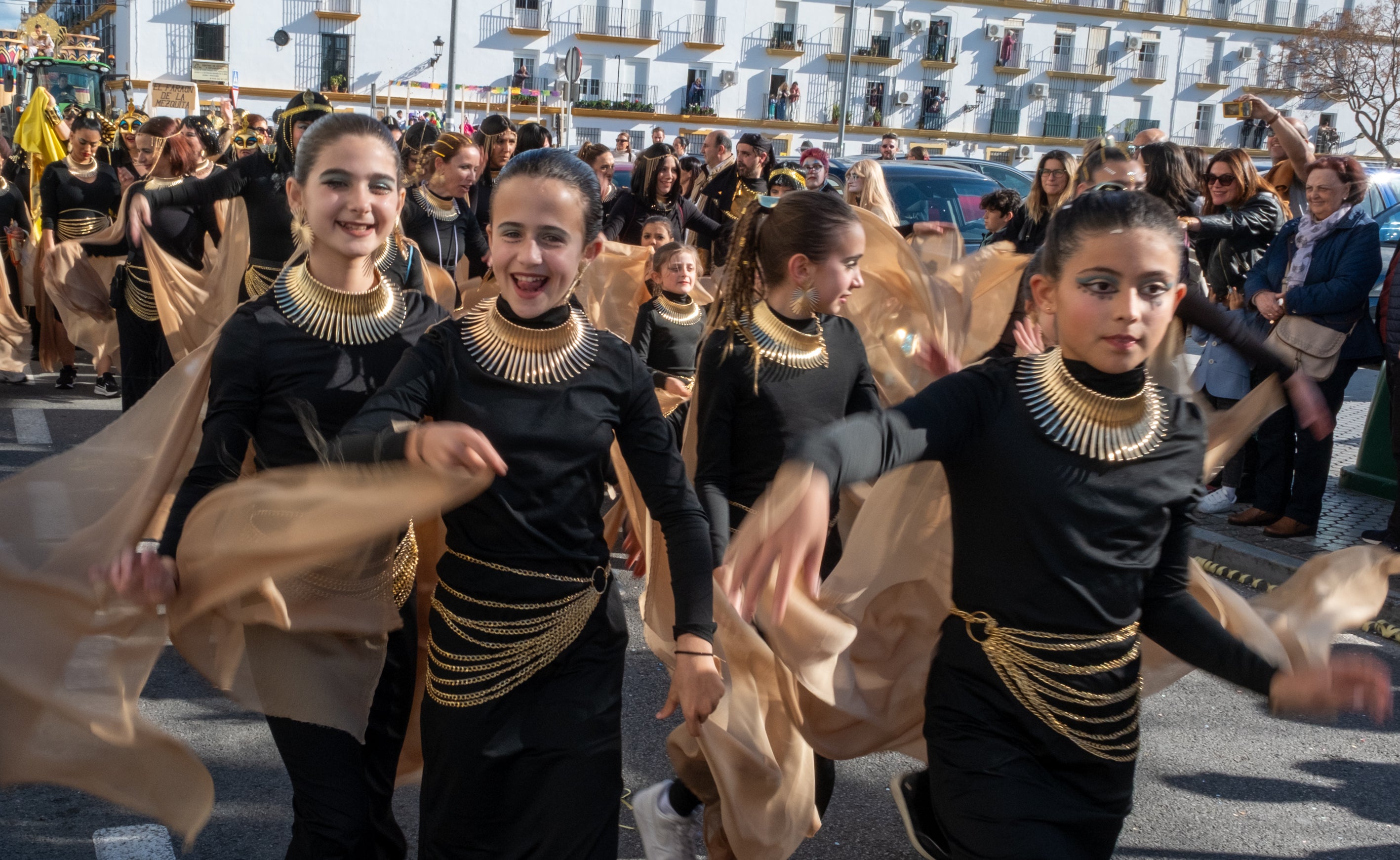 Así ha sido la Cabalgata de Adultos Carnaval El Puerto 2025