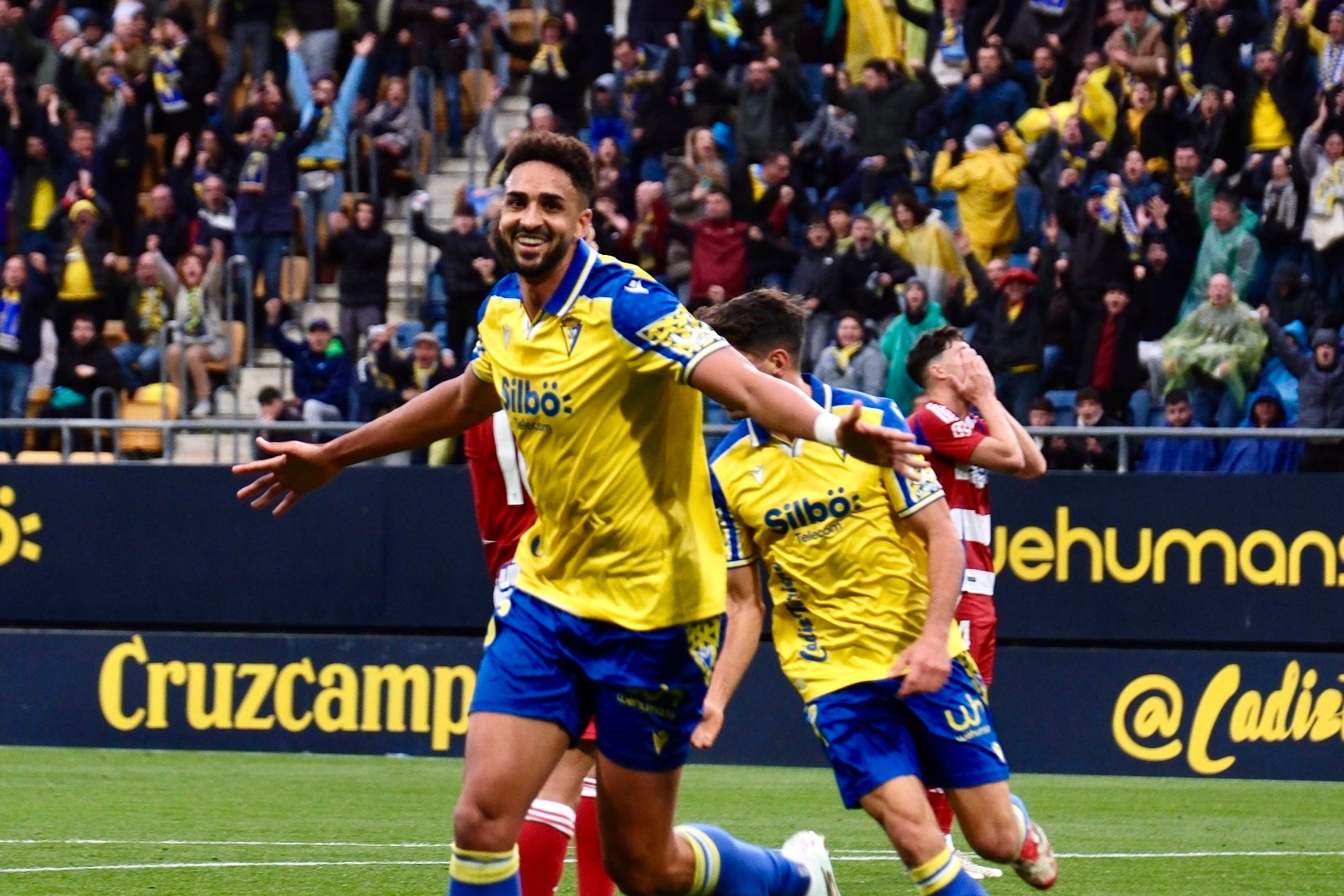 Las imágenes del partidos Cádiz CF 1-0 Granada