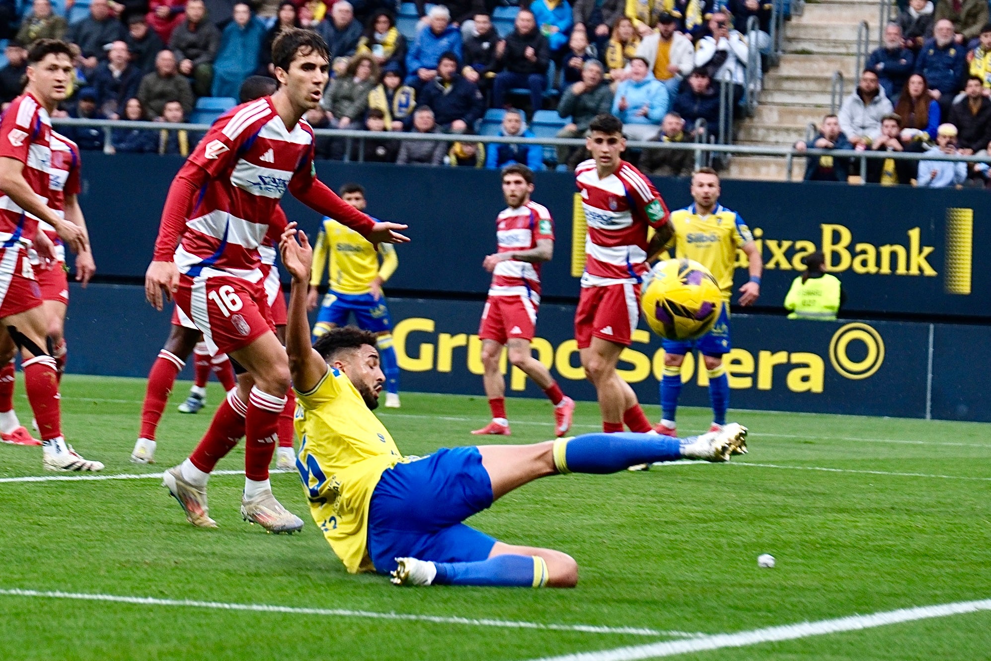 Las imágenes del partido Cádiz CF 1-0 Granada