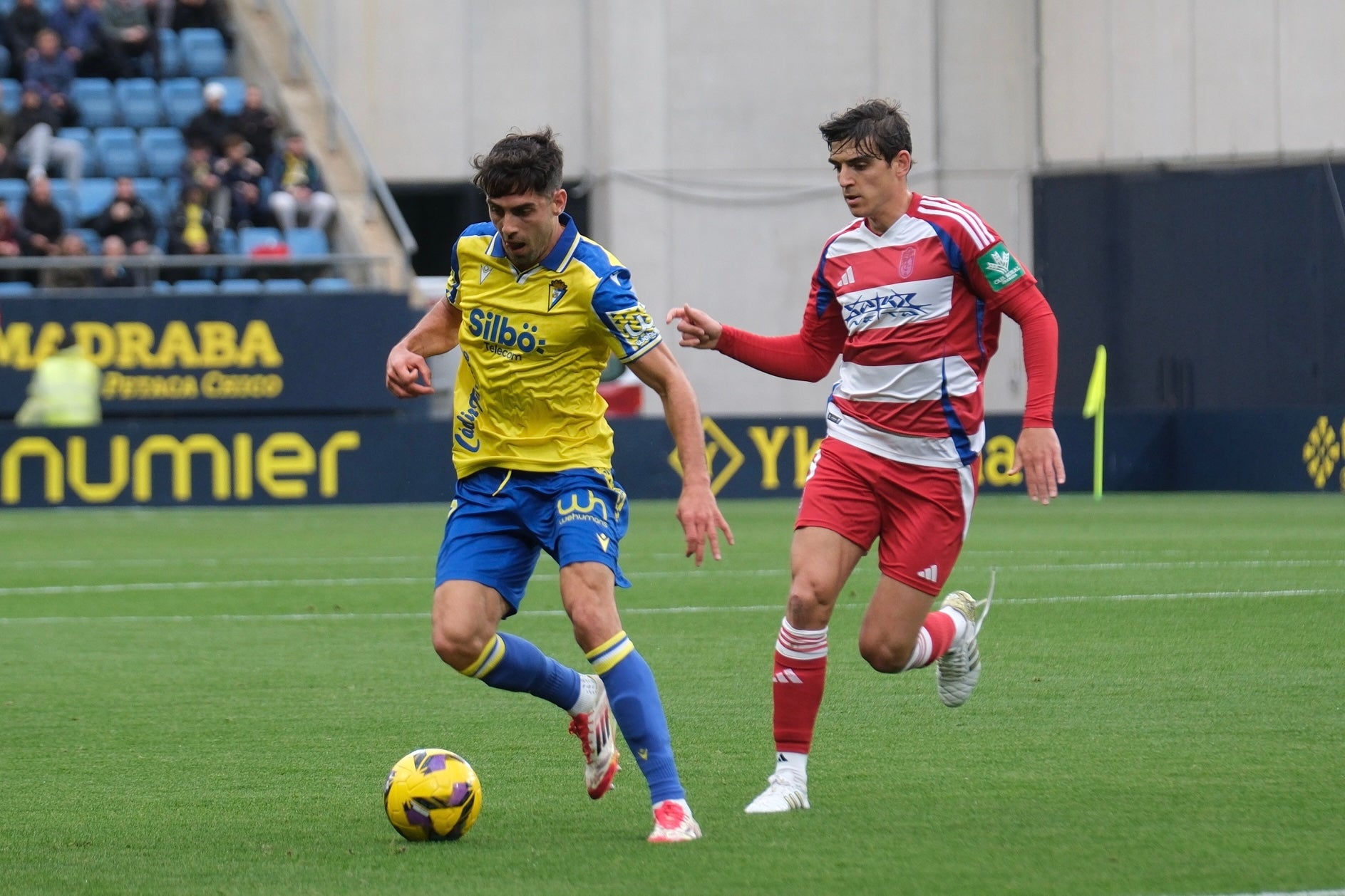 Las imágenes del partidos Cádiz CF 1-0 Granada