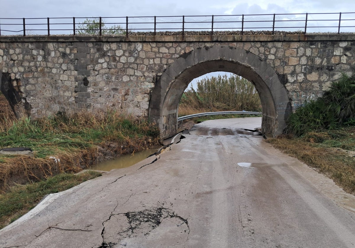 Inician las obras de emergencia en la carretera de las Mesas en Jerez