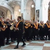 Tuna España, ante la Patrona de Cádiz, la Virgen del Rosario, en la iglesia de Santo Domingo