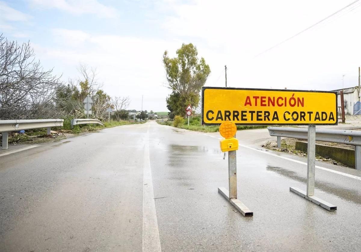 Estas son las siete carreteras que permanecen cortadas en Cádiz por la lluvia