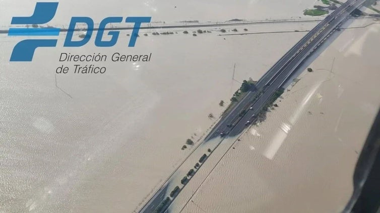 El tren de borrascas deja severos daños en la Autopista Cádiz-Sevilla y la Autovía A-4