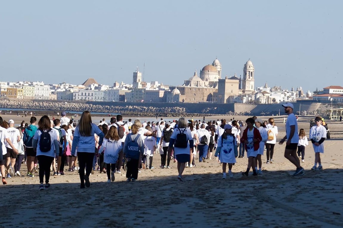 Cádiz celebra la primera edición de la marcha a favor del autismo