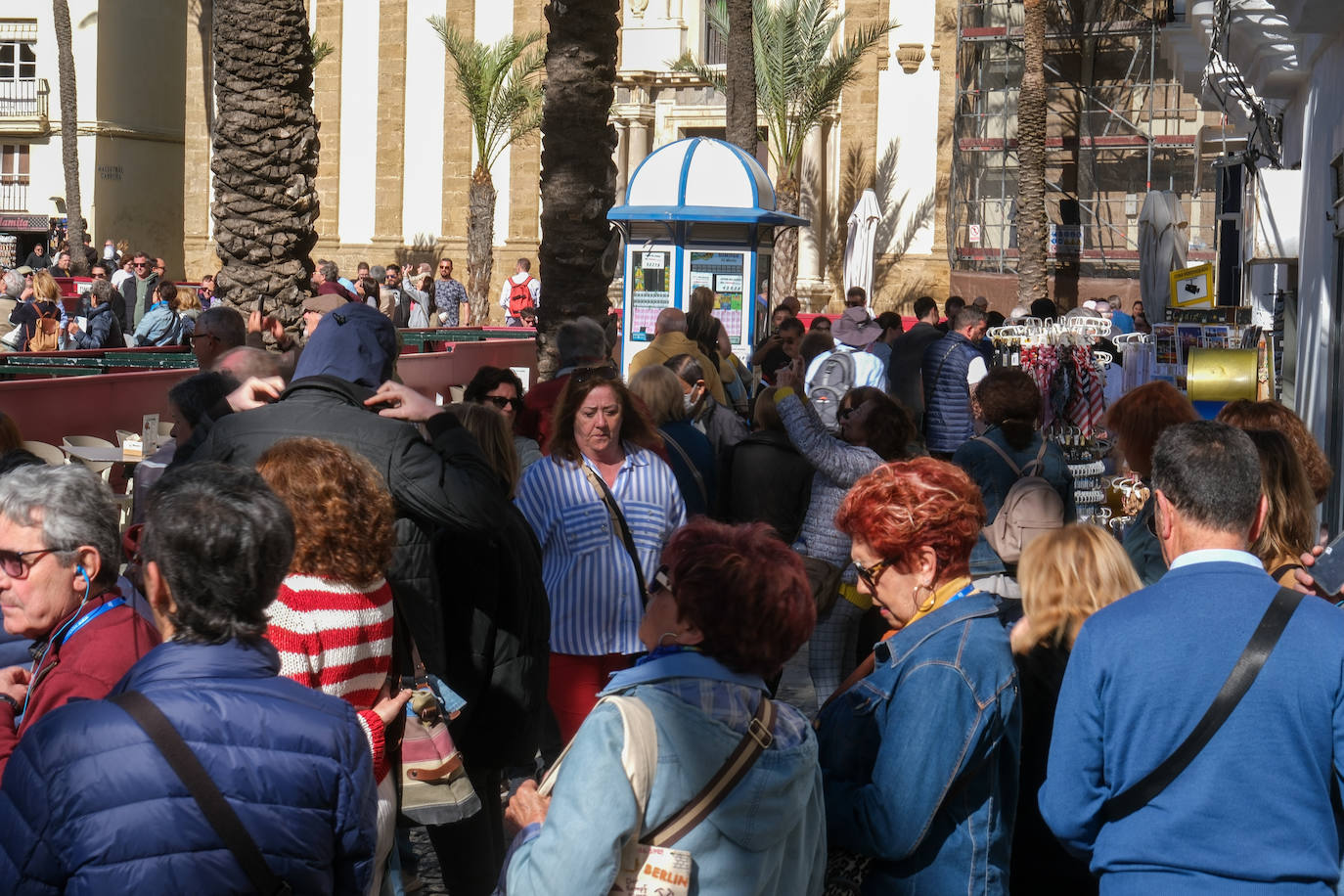 Fotos: Desembarco de turistas en Cádiz con 12.000 cruceristas