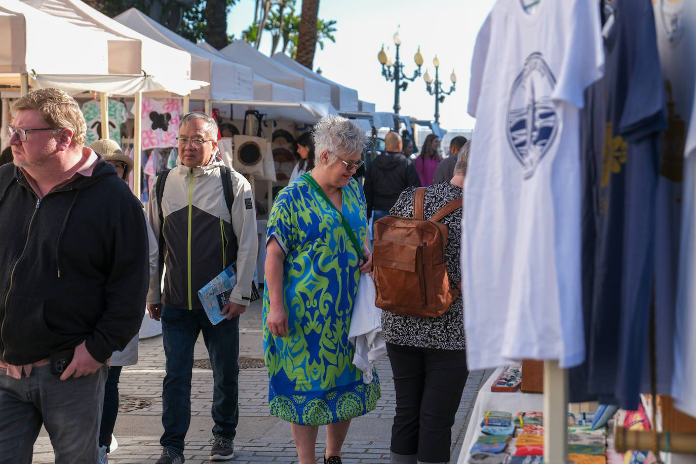 Fotos: Desembarco de turistas en Cádiz con 12.000 cruceristas