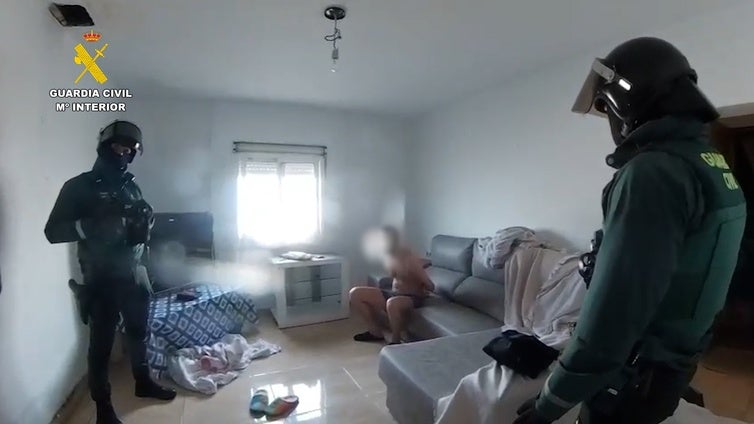 Cae un clan familiar en Chiclana por vender droga desde su vivienda y distribuirla con reparto a domicilio