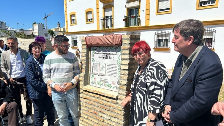 Almudena Grandes ya tiene su plaza en Sanlúcar