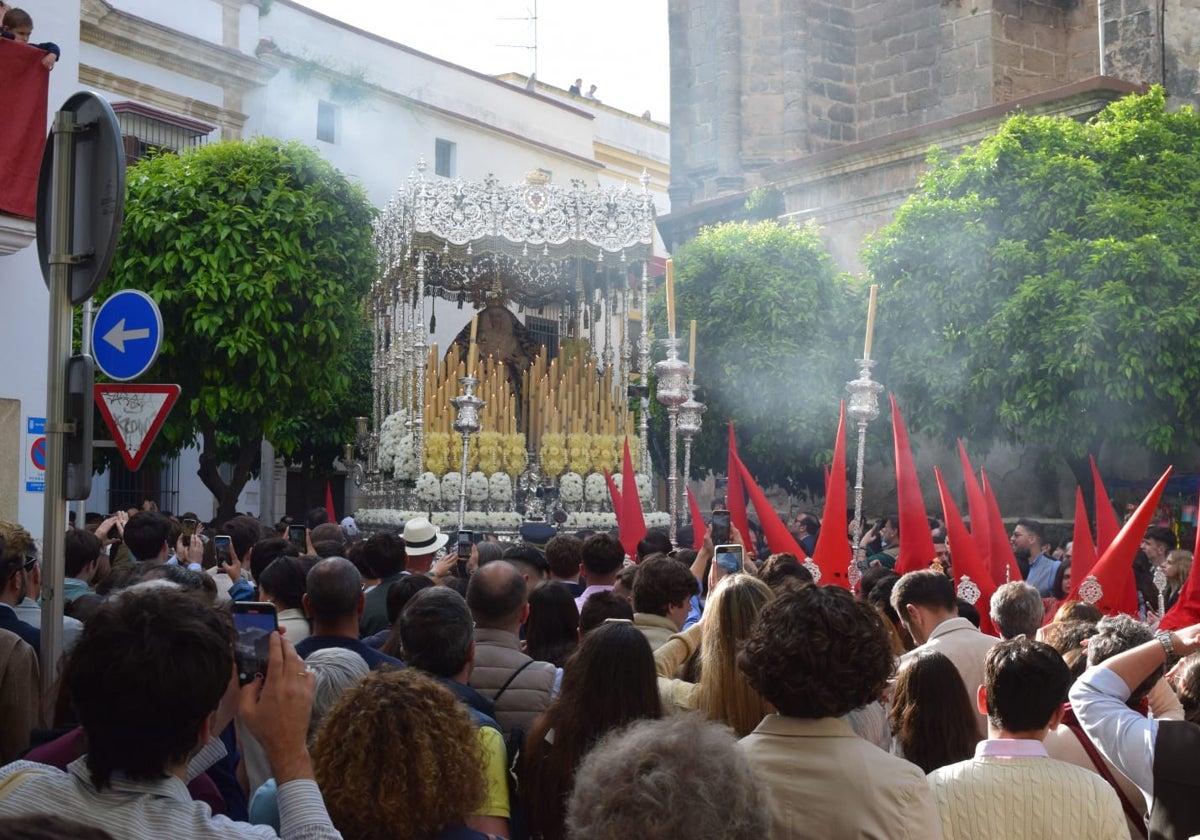 Una tarde del Lunes Santo maravillosa en Jerez que se truncó a la caída de la noche
