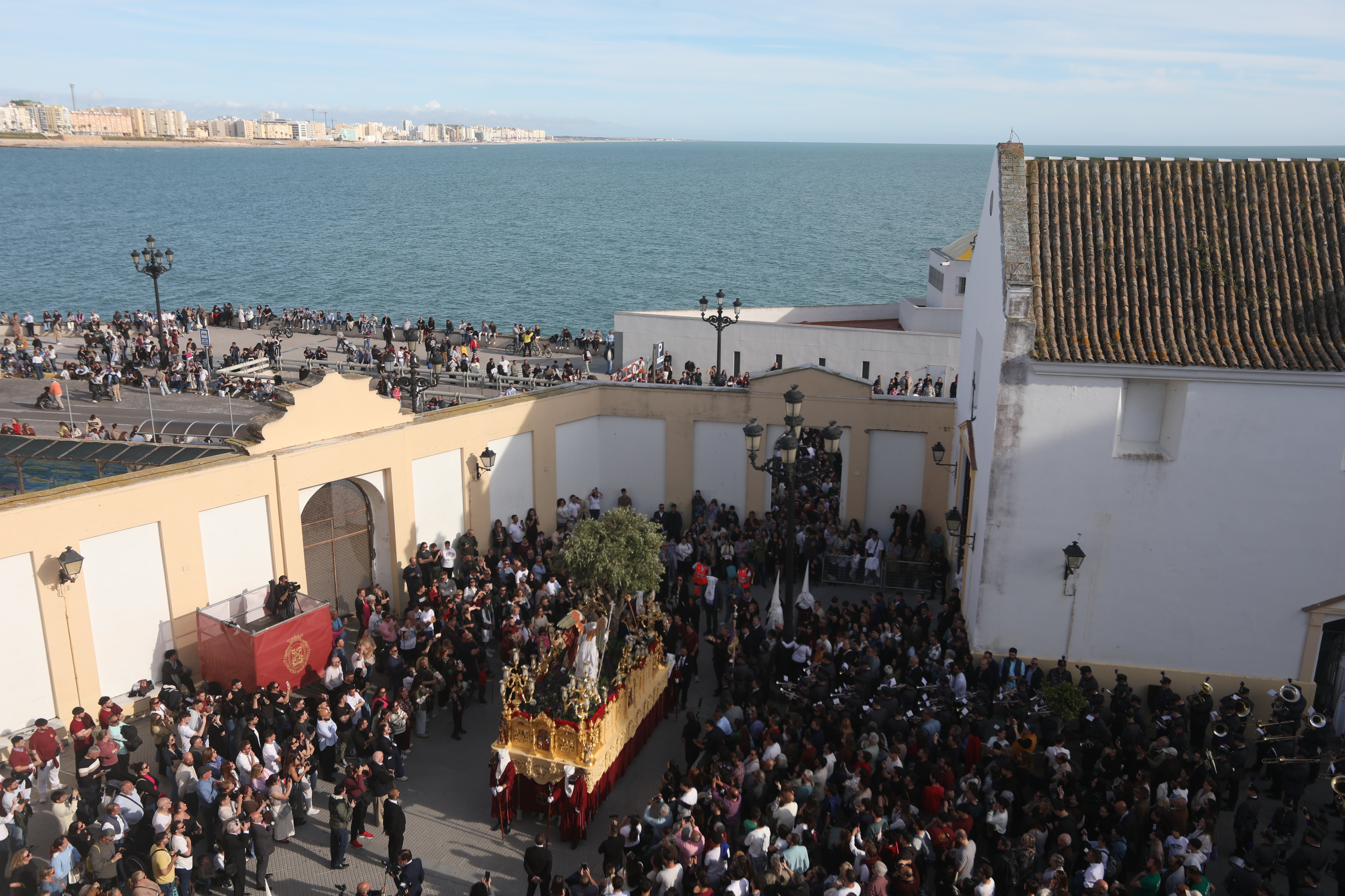 Las imágenes de la cofradía de El Huerto, el Jueves Santo en Cádiz | Semana Santa 2025