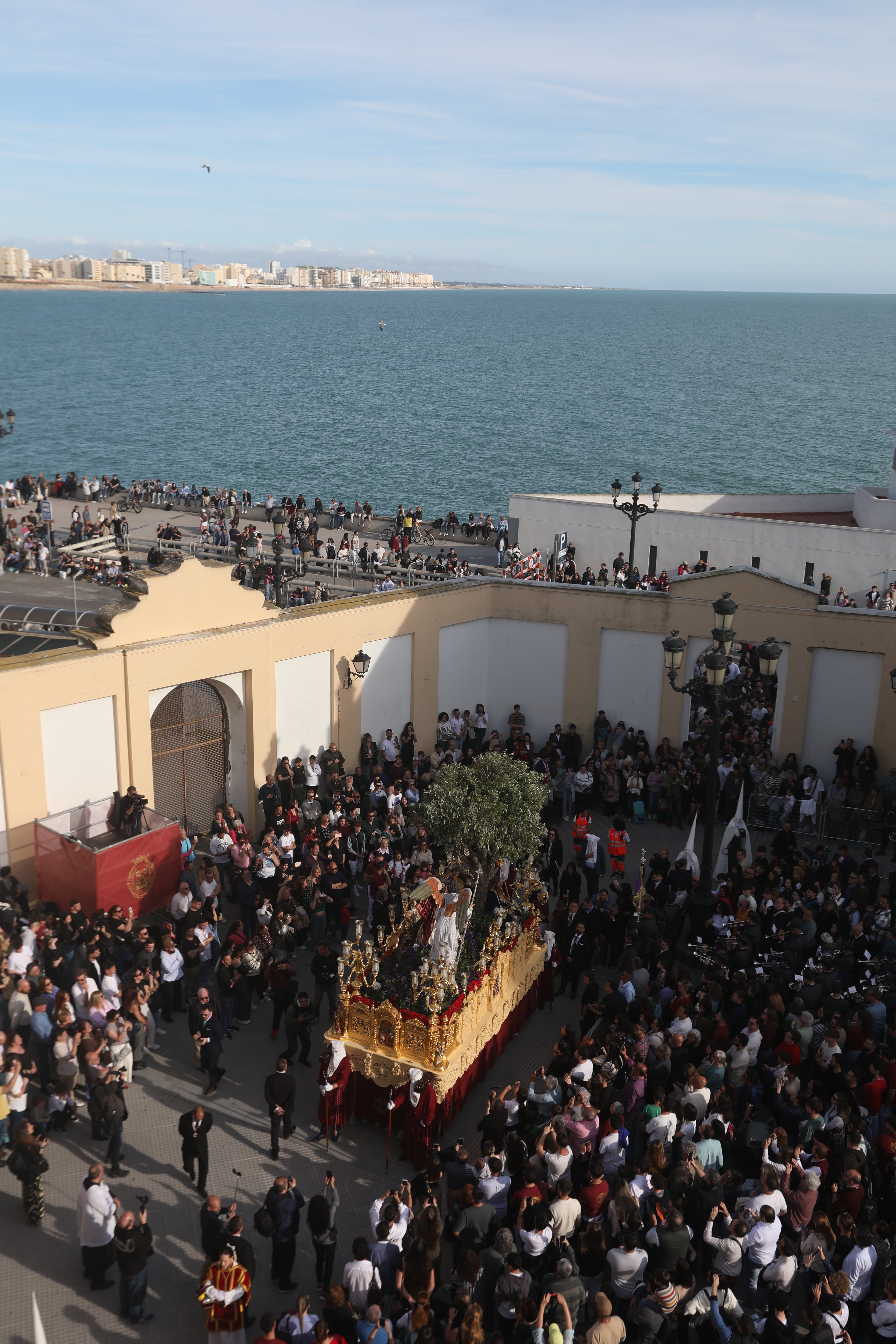 Las imágenes de la cofradía de El Huerto, el Jueves Santo en Cádiz | Semana Santa 2025