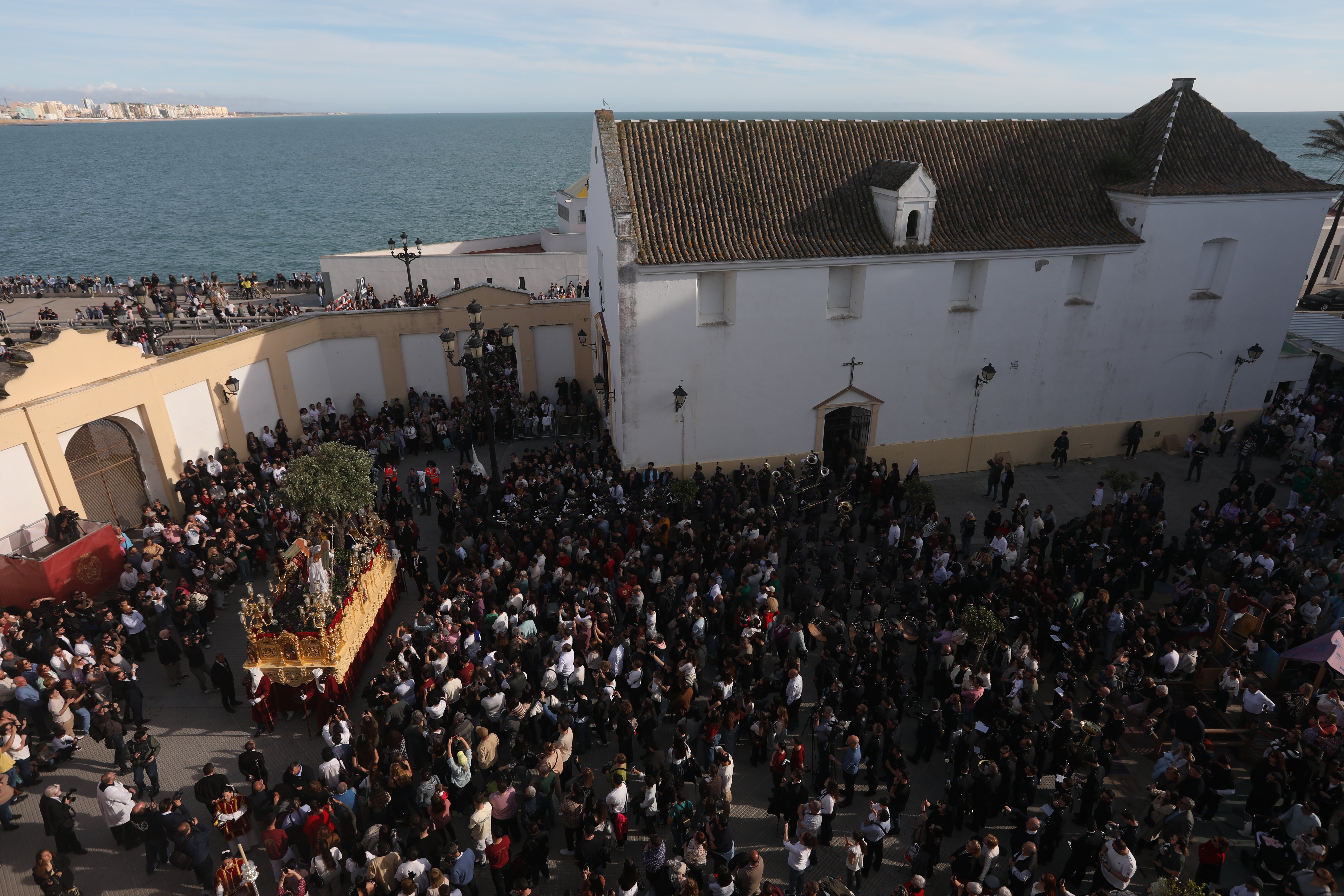 Las imágenes de la cofradía de El Huerto, el Jueves Santo en Cádiz | Semana Santa 2025
