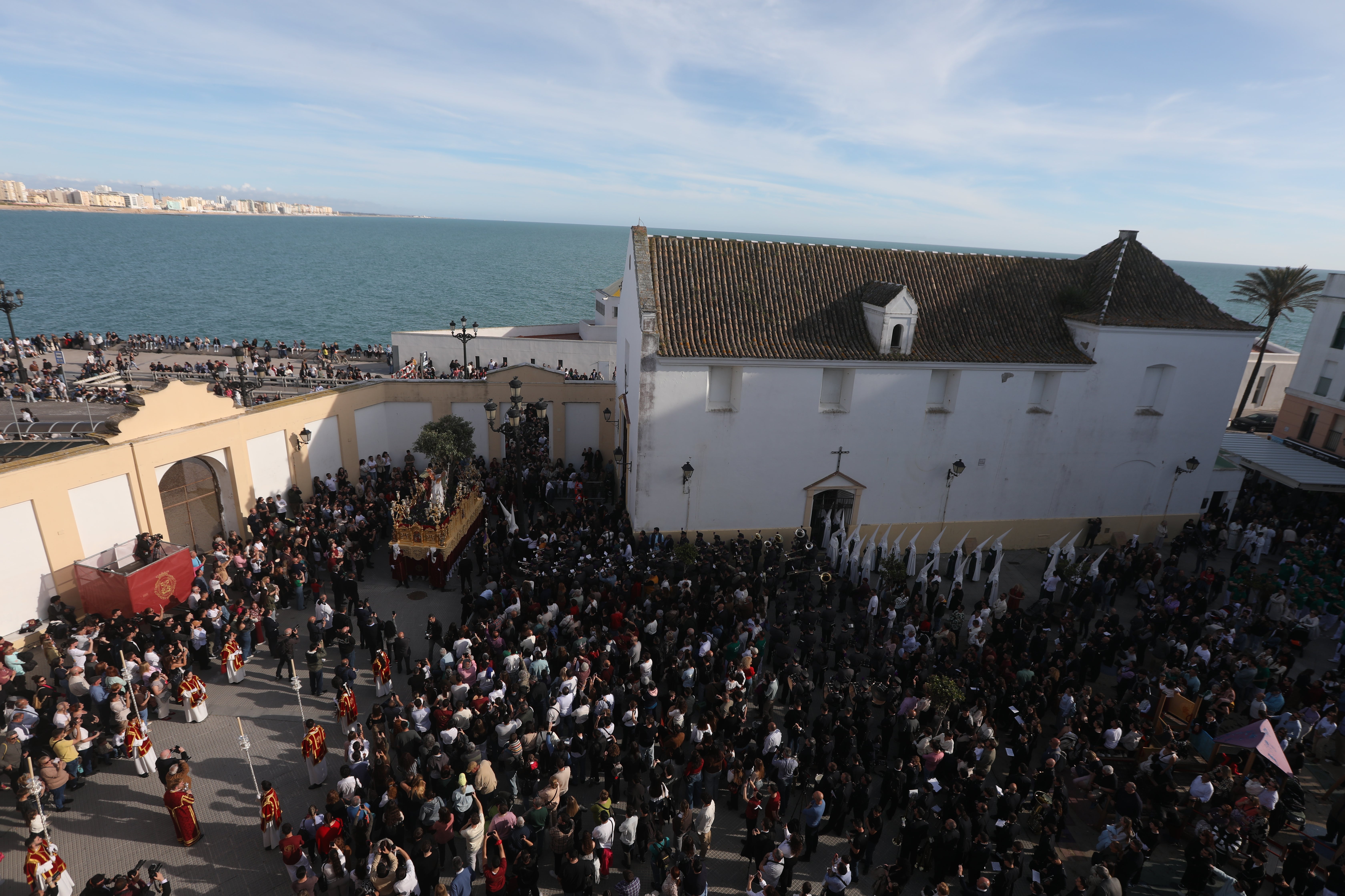 Las imágenes de la cofradía de El Huerto, el Jueves Santo en Cádiz | Semana Santa 2025
