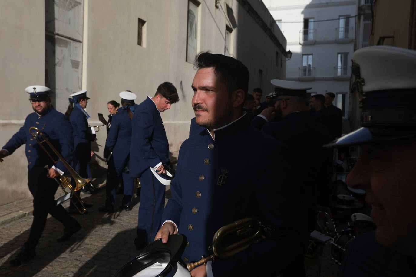 Las imágenes de la cofradía de El Nazareno, el Jueves Santo en Cádiz | Semana Santa 2025