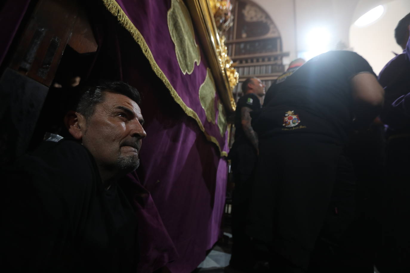 Las imágenes de la cofradía de El Nazareno, el Jueves Santo en Cádiz | Semana Santa 2025