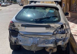 Un conductor ebrio, circula sin seguro y con un menor en la parte trasera del coche en Los Barrios