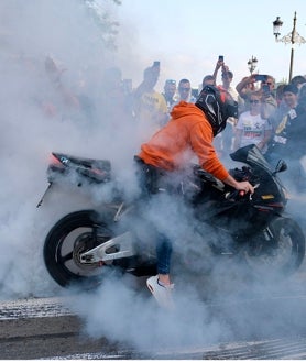 Imagen secundaria 2 - Sol, ruido y pasión: El Puerto vibra con el Gran Premio de Jerez, aunque no todas sus calles escuchan el rugir de las motos