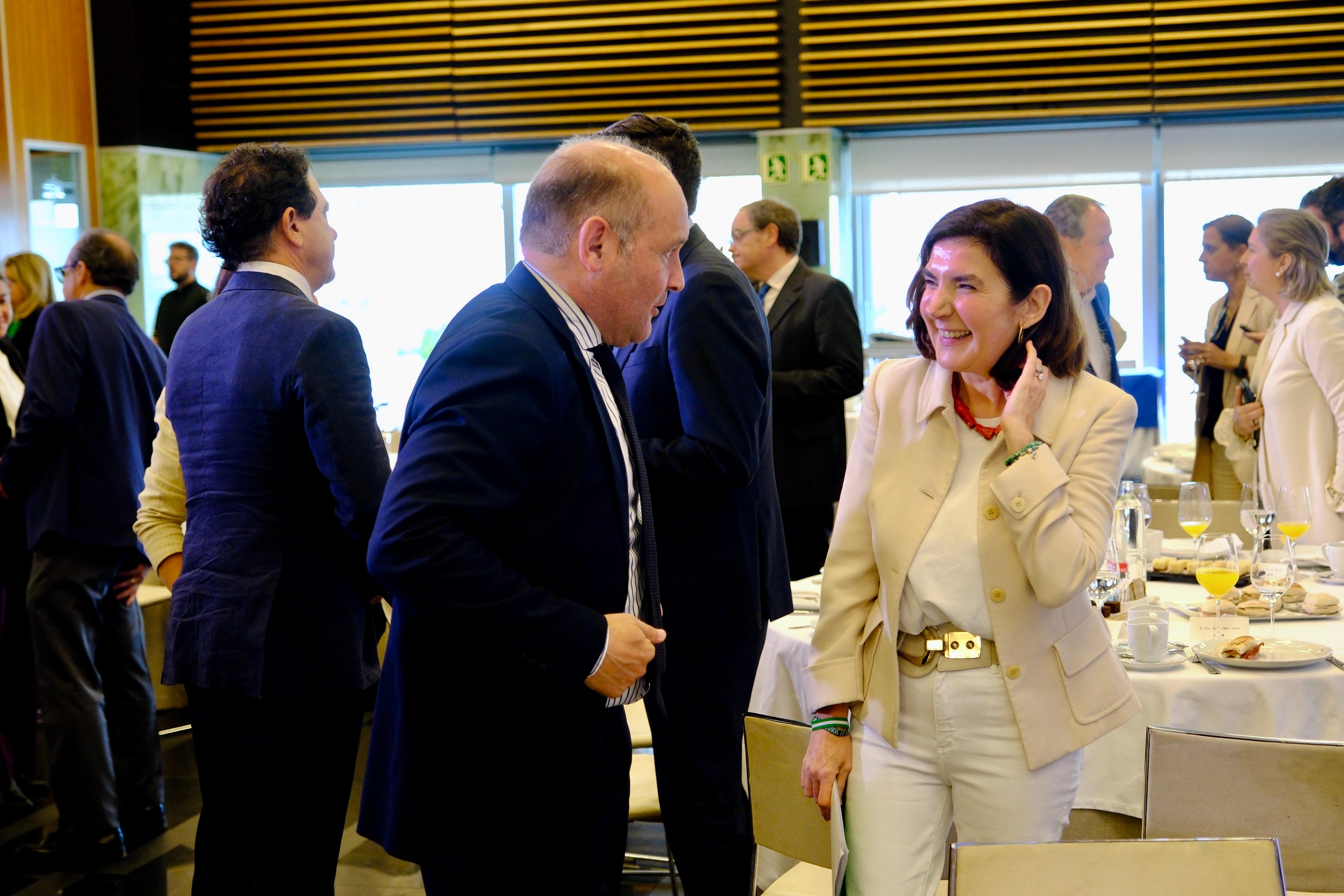 Fotos: Ambiente en La Mirada Económica de ABC y LA VOZ con Rocío Blanco