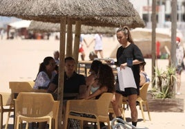 Los perfiles laborales más demandados en Cádiz para los próximos meses de verano