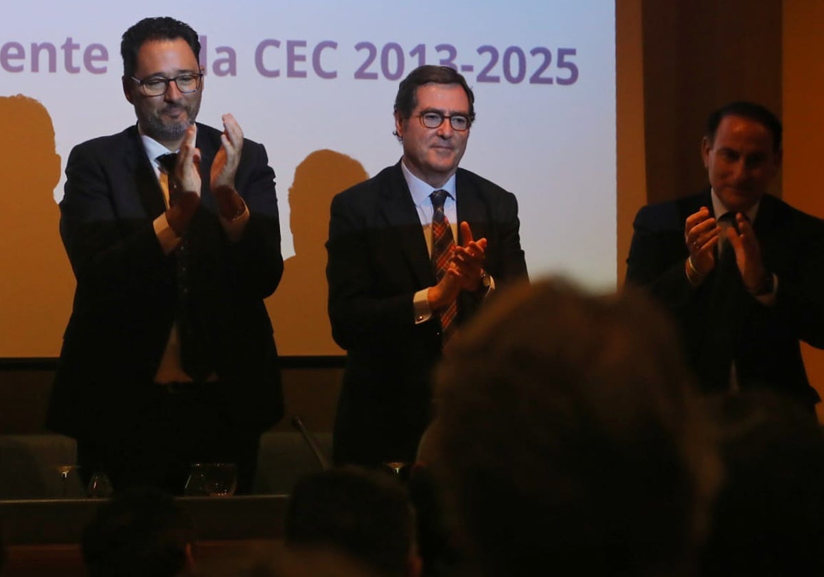 Santos, Garamendi y De Lara