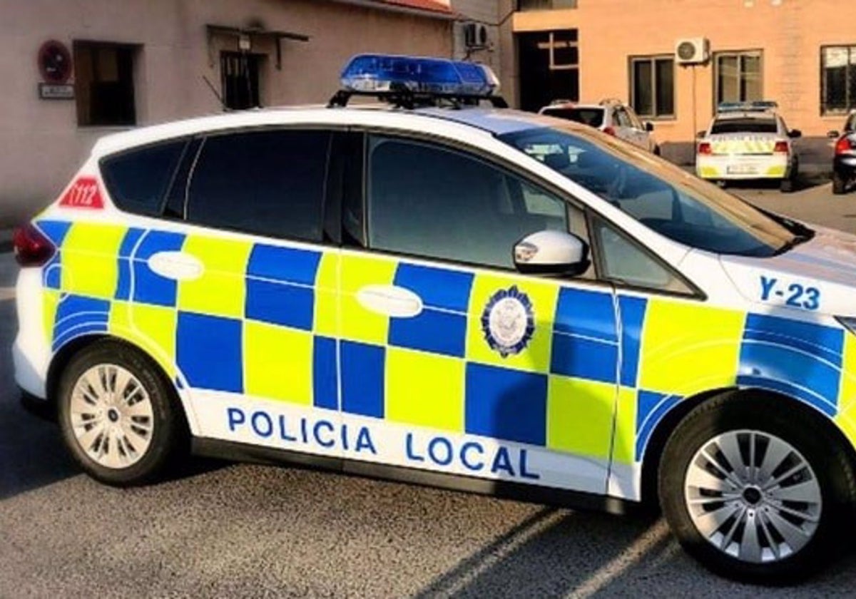 Interceptan a un conductor sin carnet que iba a consumir hachís cerca de un colegio en Cádiz