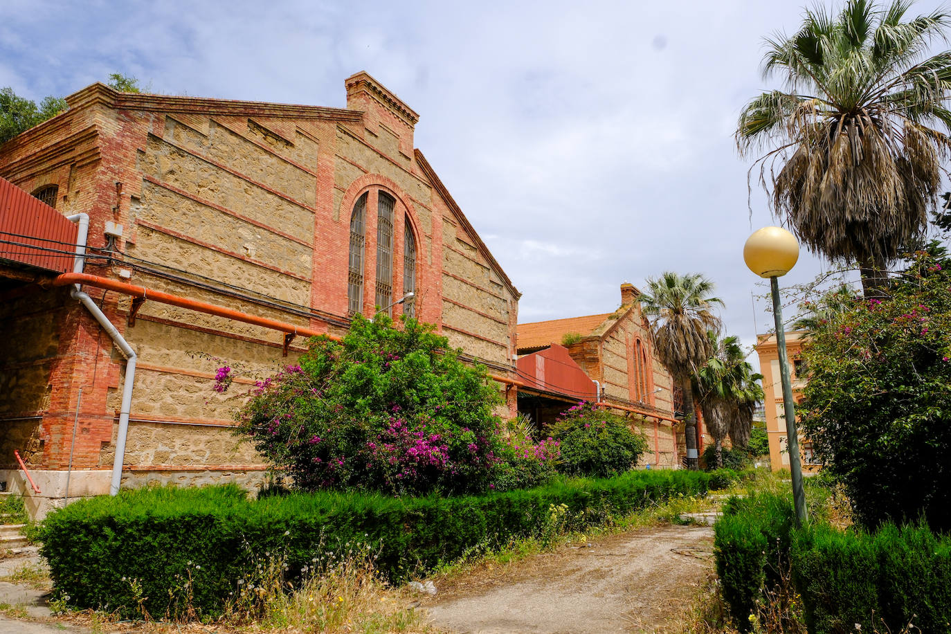 Fotos: estado actual de los Depósitos de Tabaco en Cádiz, donde se ubicará la Ciudad de la Justicia