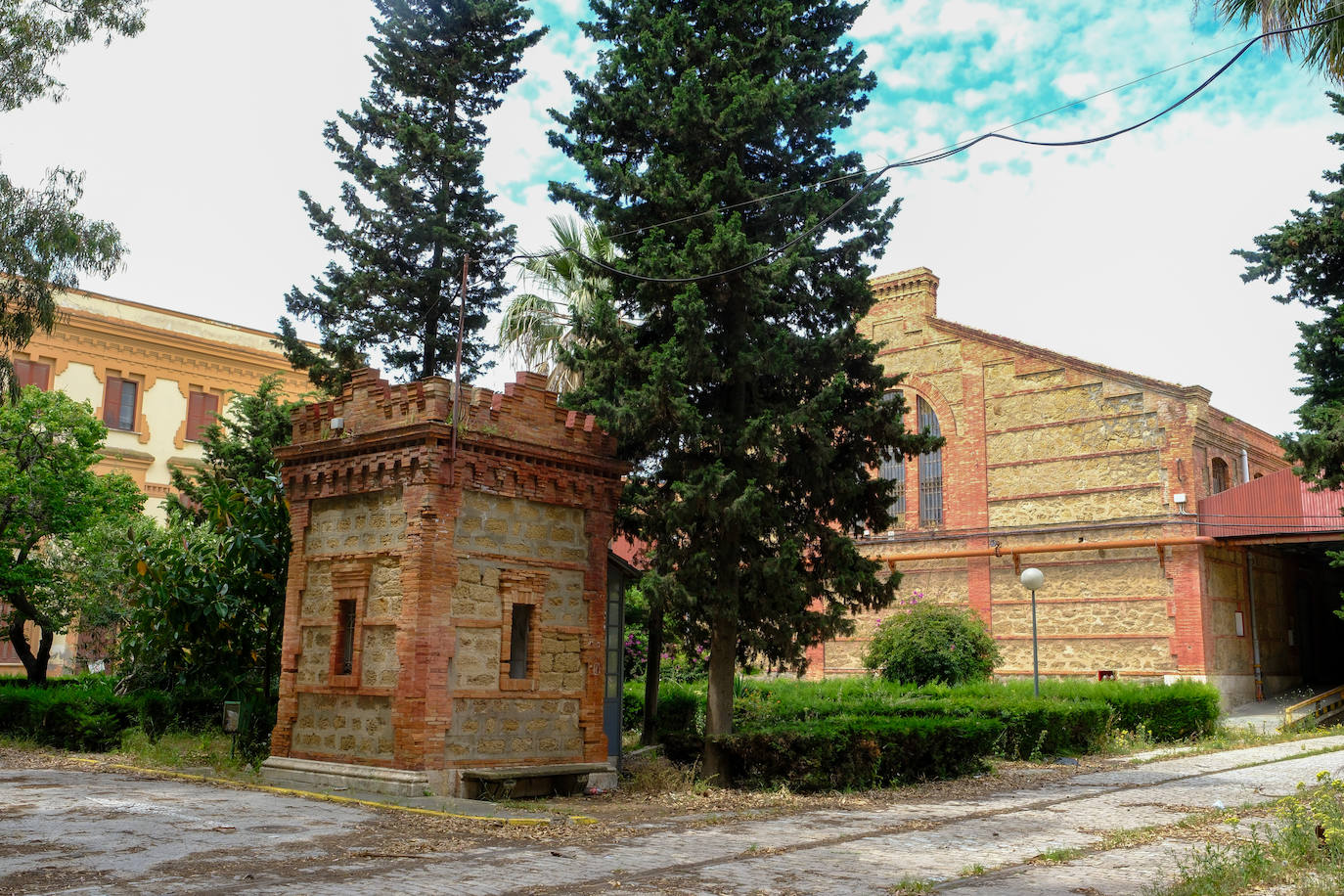 Fotos: estado actual de los Depósitos de Tabaco en Cádiz, donde se ubicará la Ciudad de la Justicia