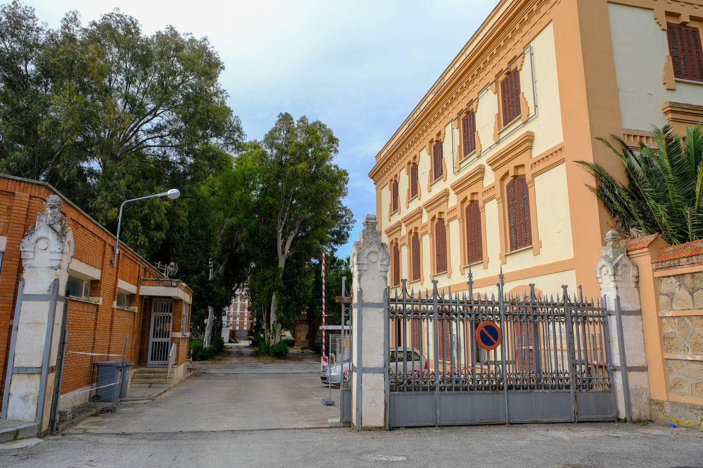 Fotos: estado actual de los Depósitos de Tabaco en Cádiz, donde se ubicará la Ciudad de la Justicia