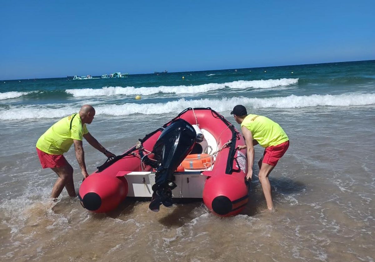 Más de 760.000 euros para servicios de salvamento, socorrismo y asistencia sanitaria en las playas de El Puerto