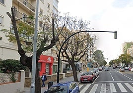 Diez largos minutos para salvar la vida a un hombre en la Avenida en Cádiz