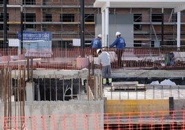 Camareros y albañiles lideran las contrataciones previstas en Cádiz para 2025