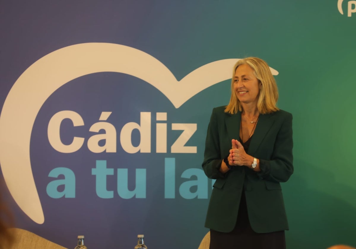 La consejera Rocío Hernández ha intervenido en el Foro de Sanidad del PP de Cádiz este jueves.