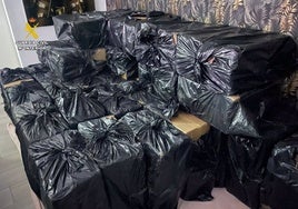 Detenidos en Los Barrios con 22.000 cajetillas de tabaco de contrabando