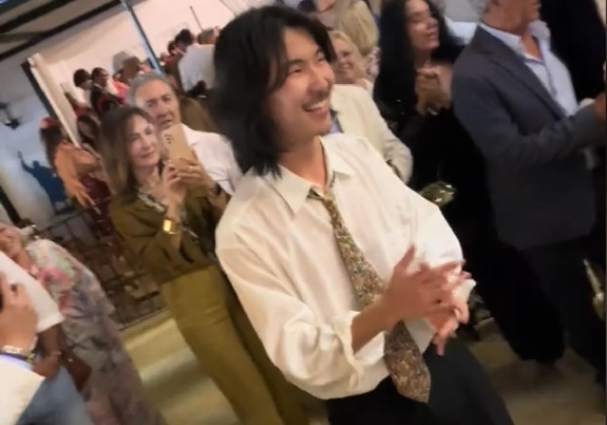 Un japonés causa sensación cantando bulerías en la Feria de Jerez