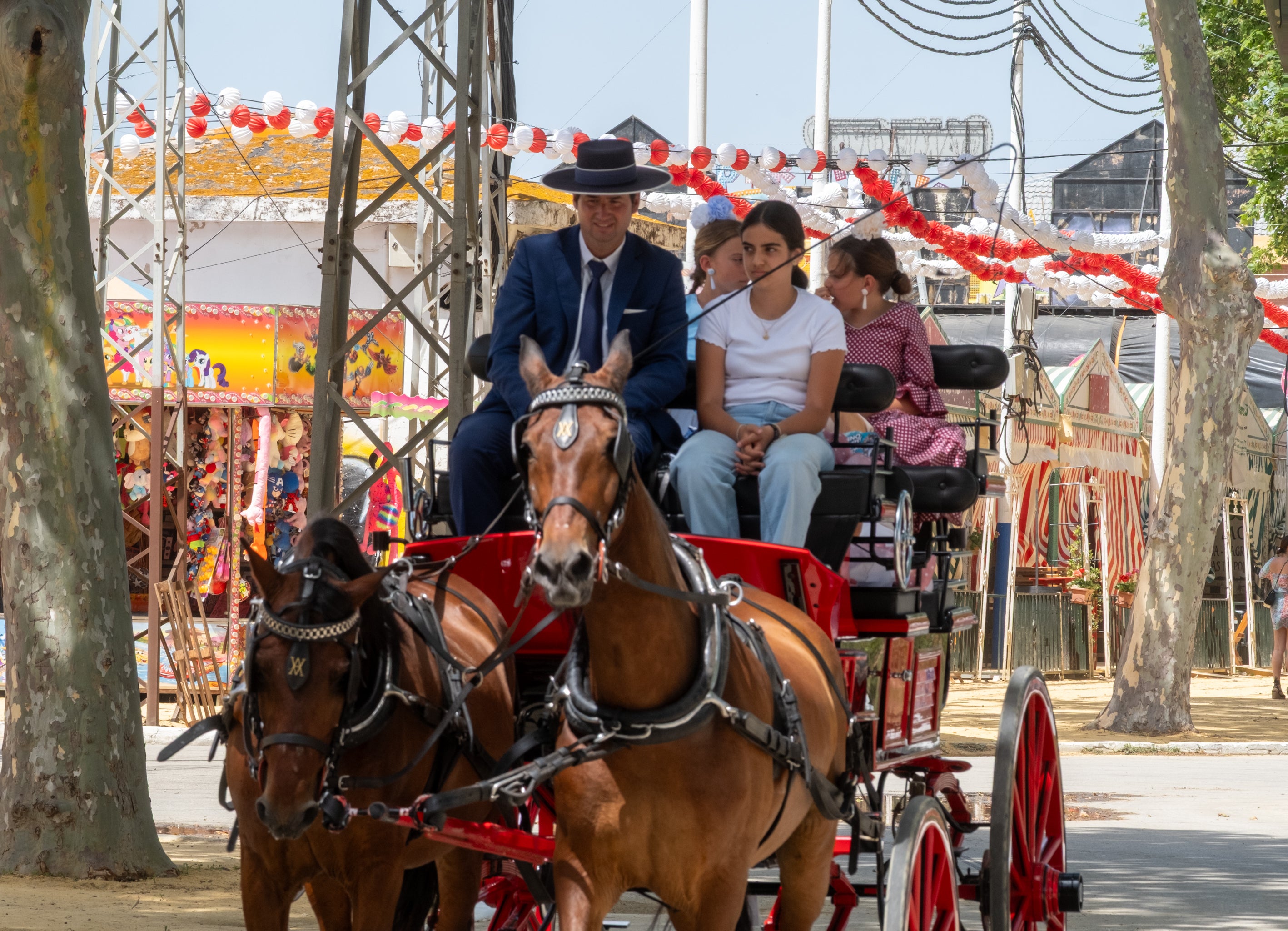 El calor marca el jueves de Feria en El Puerto