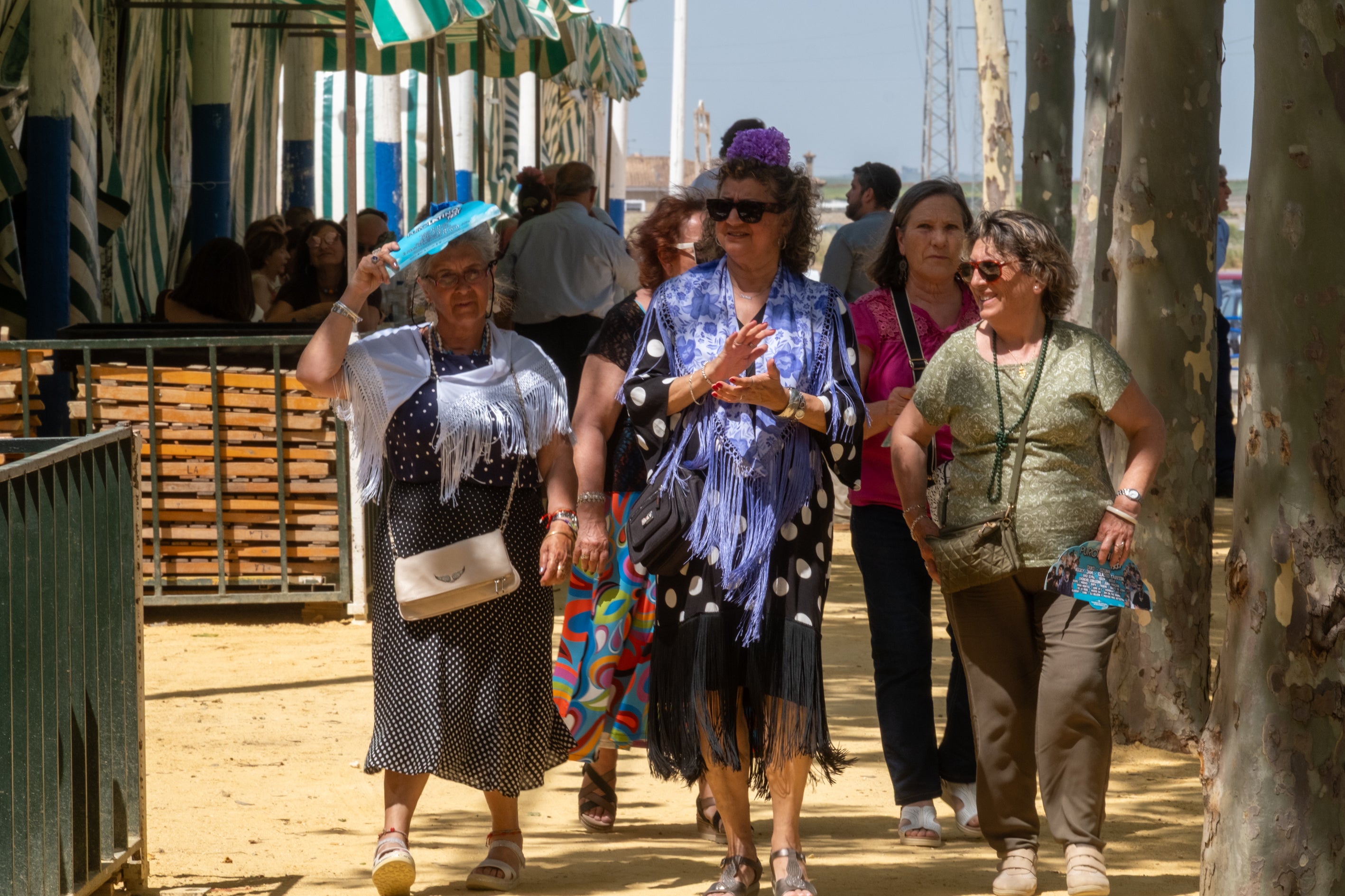 El calor marca el jueves de Feria en El Puerto