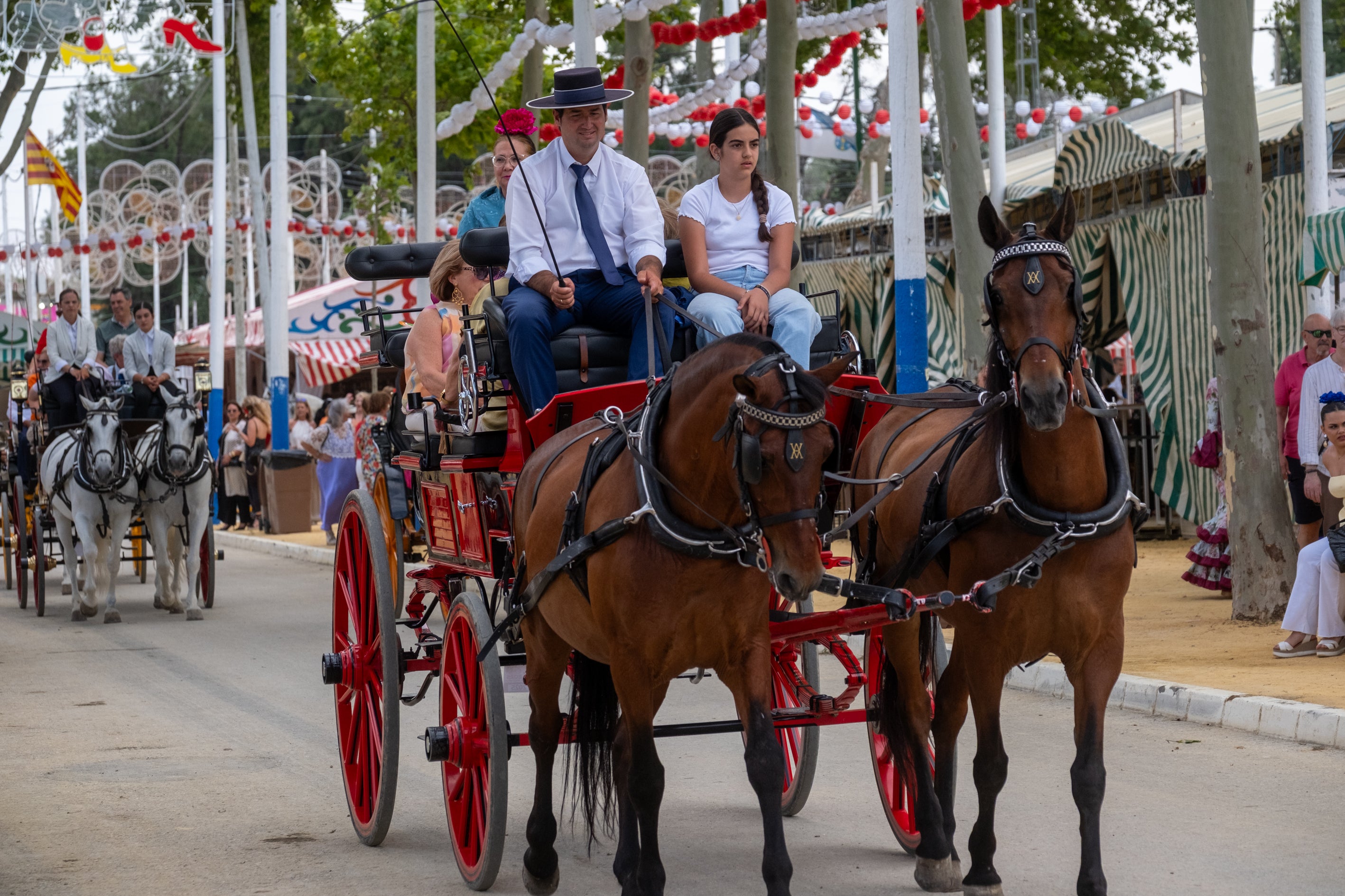 El calor marca el jueves de Feria en El Puerto