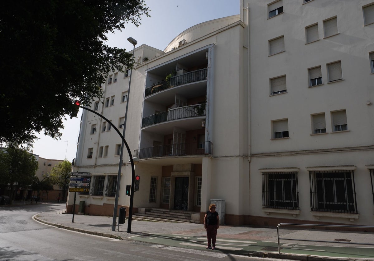 Proliferación de ratas en el edificio de Correos en la avenida de San Severiano de Cádiz: «Una nueva vuelta de tuerca»