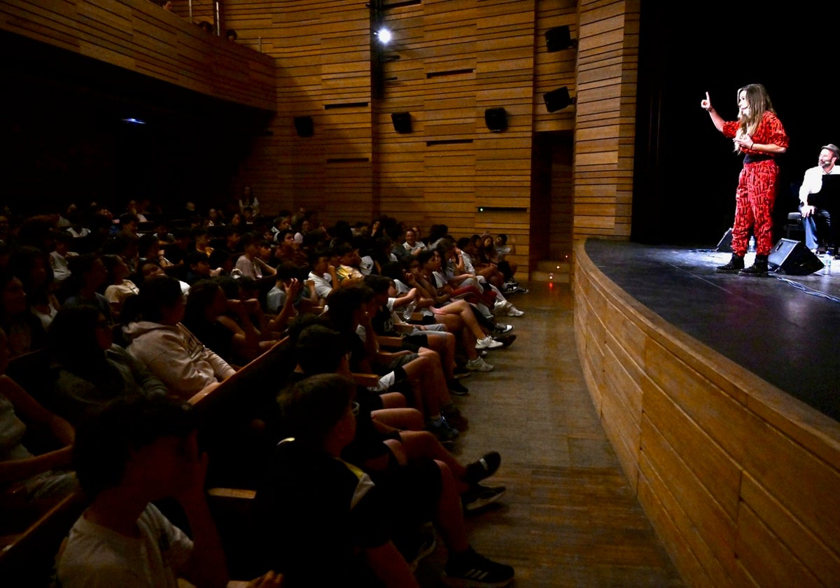 Jazz Vejer y Fundación 'la Caixa' inauguran en el Teatro San Francisco un programa sociocultural que une música, educación e inclusión