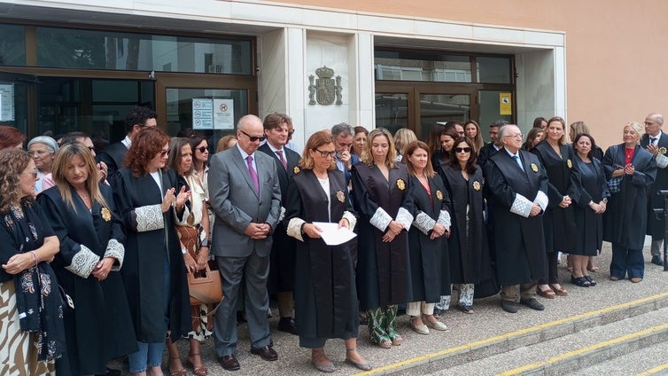Jueces y fiscales se suman en Cádiz al paro nacional: «Sánchez quiere un Poder Judicial más maleable»
