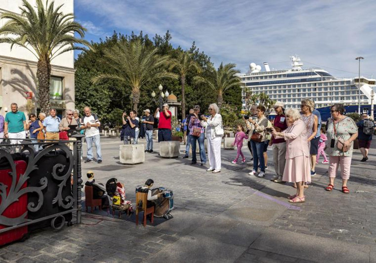 Más de 8.000 cruceristas llegarán al puerto de Cádiz en tres días