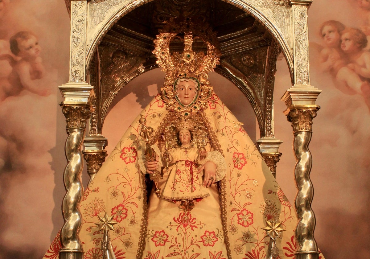 La Virgen de los Santos, expuesta en veneración en su Santuario de Alcalá de los Gazules