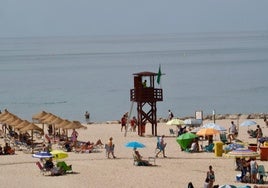 Cádiz inicia la temporada media de playas hoy lunes