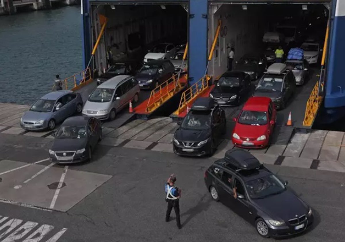 Más de 11.400 personas cruzan por Algeciras y Tarifa en el primer día de la Operación Paso del Estrecho