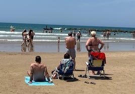 Peligro en el mar: dos ahogados en Cádiz obligan a reforzar la vigilancia en la playa de Santa María del Mar
