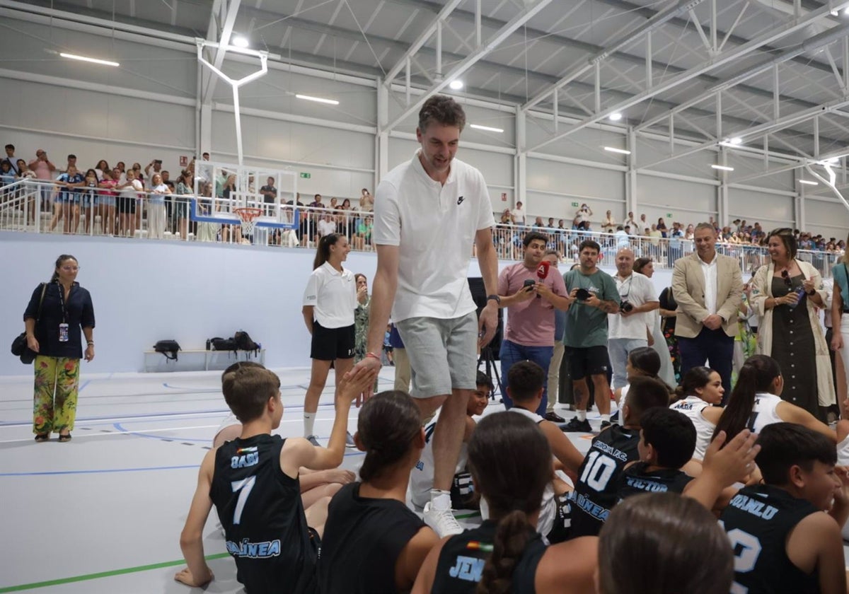 Inauguración del pabellón deportivo Punto Ribot