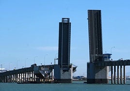 Anuncian una doble apertura del puente Carranza de Cádiz este próximo lunes