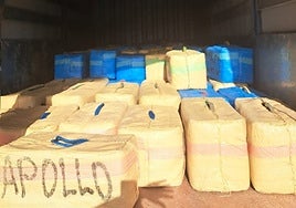 Desmantelan una «guardería» de hachís al hallar más de 4.000 kilos y detener a cuatro personas en Zahora