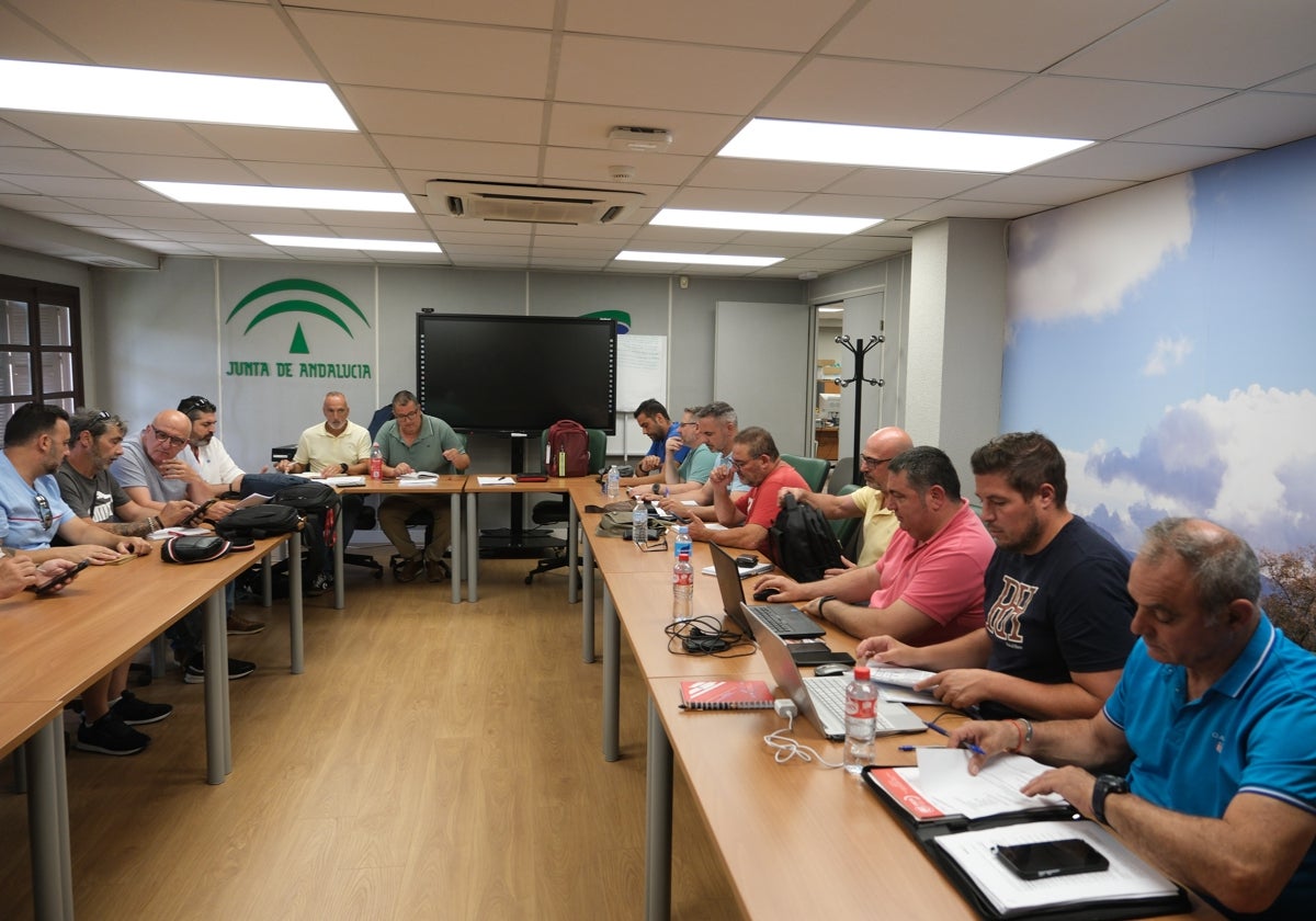 Reunión entre la patronal FEMCA y los sindicatos en Jerez